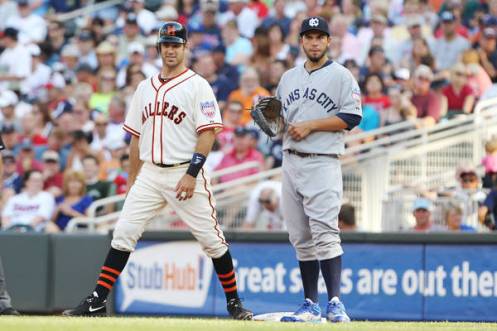 Twins vs Royals throwbacks