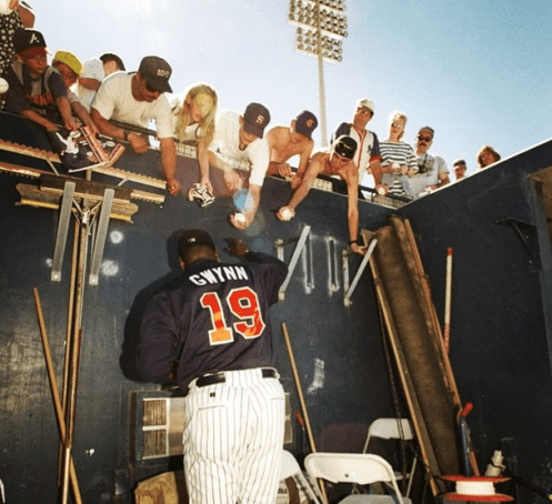 Gwynn Signing Autographs